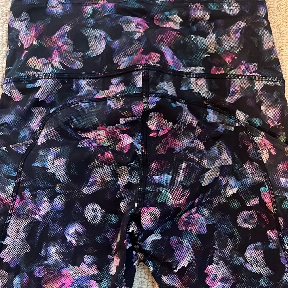 Lululemon Cropped Floral Leggings - Picture 3 of 6